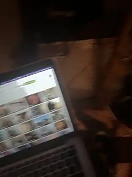 Snapshot of TweakyDude chatting on 09-09-25, 03:17 TweakyDude online show from 09-09-25, 03:17