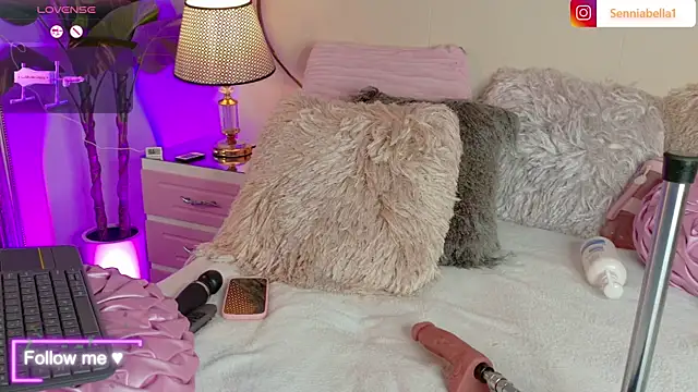 SenniaBella online show from 02-11-26, 03:39