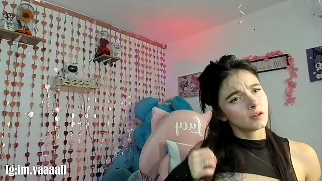 Snapshot of lucyy_tay chatting on 11-27-25, 10:56 lucyy tay online show from 11-27-25, 10:56