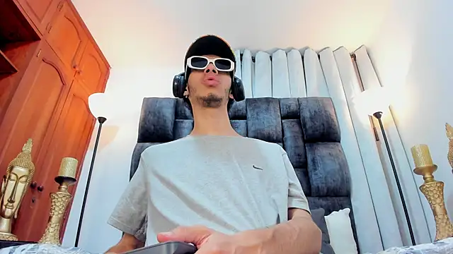 Snapshot of TomyMosterCock chatting on 01-22-25, 03:31 TomyMosterCock online show from 01-22-25, 03:31