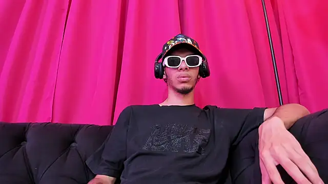 Snapshot of TomyMosterCock chatting on 01-30-25, 03:33 TomyMosterCock online show from 01-30-25, 03:33