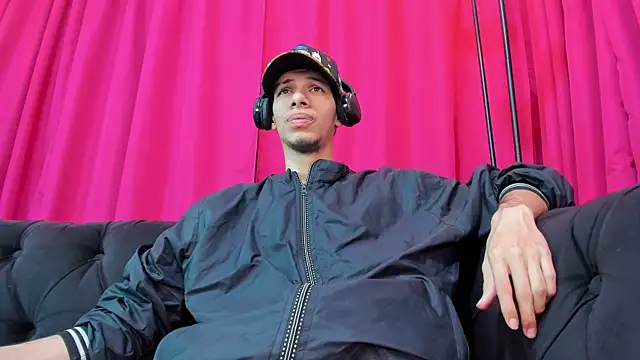 Snapshot of TomyMosterCock chatting on 02-08-25, 04:25 TomyMosterCock online show from 02-08-25, 04:25