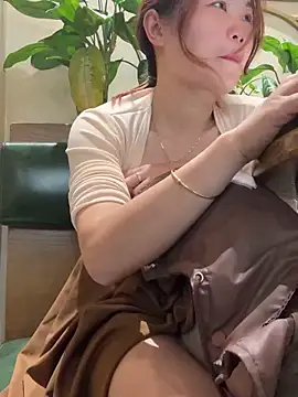 Snapshot of Emily_9xx chatting on 03-18-25, 08:47 Emily 9xx online show from 03-18-25, 08:47