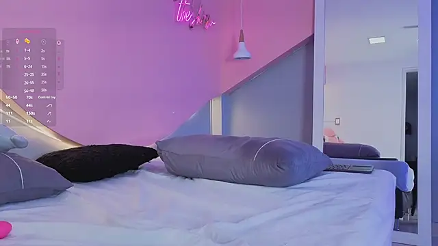 AllisonRoberts  online show from 04-04-26, 10:13