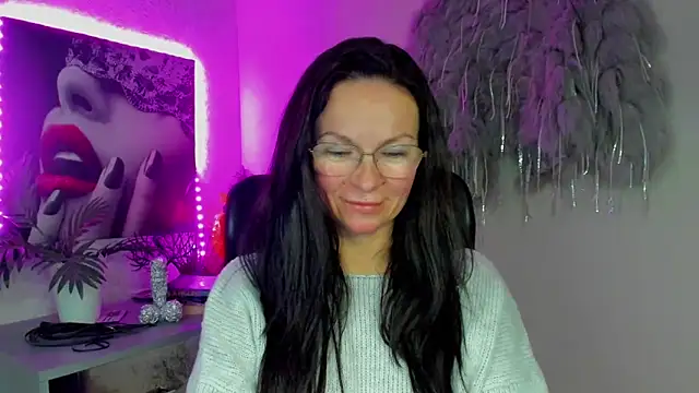 HelenLuxx online show from 01-19-26, 02:54