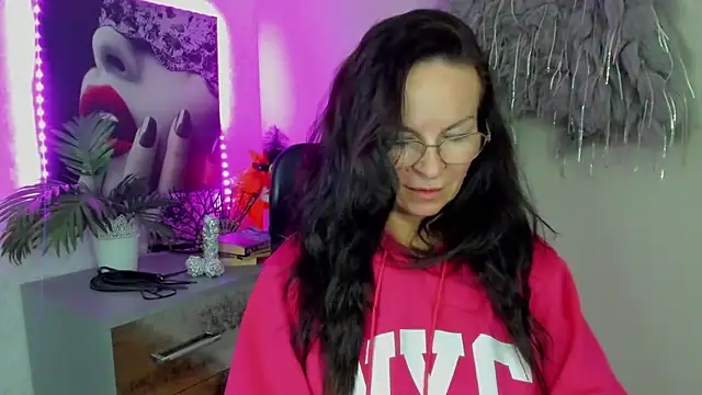 HelenLuxx online show from 02-24-26, 03:21