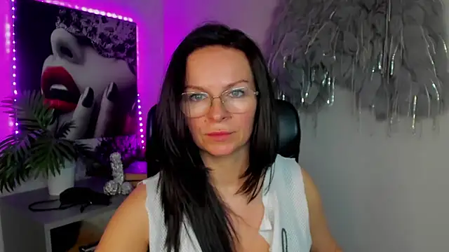 HelenLuxx online show from 03-13-26, 04:02