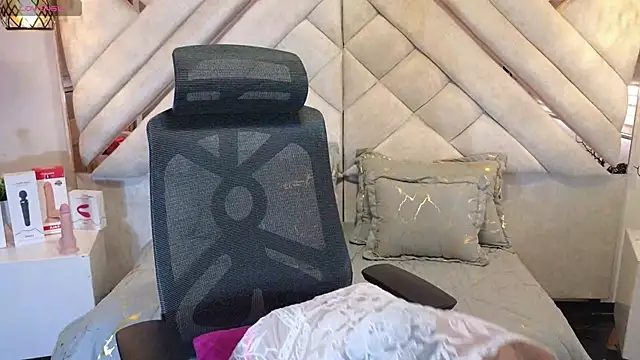 leslyflorez online show from 01-29-25, 09:50