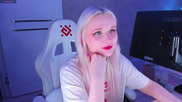 SweeteRose Royce online show from 01-18-25, 03:49