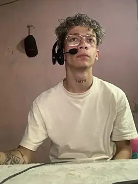 Snapshot of mateodeamjo chatting on 07-11-26, 11:06 mateodeamjo online show from 07-11-26, 11:06