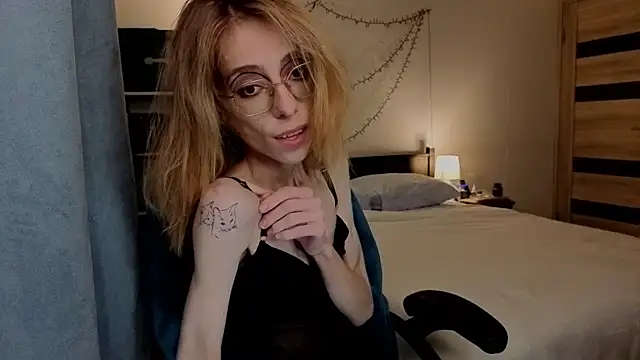 Snapshot of amber_quell_here chatting on 09-18-25, 03:14 amber quell here online show from 09-18-25, 03:14