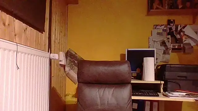 Snapshot of _squirty_cum_lady_ chatting on 06-27-26, 05:45 squirty cum lady online show from 06-27-26, 05:45