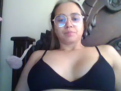 trianabell online show from 02-14-25, 05:03