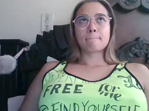 trianabell online show from 02-28-25, 05:48