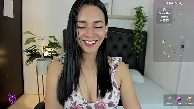 Snapshot of abril_71 chatting on 01-26-25, 02:35 abril 71 online show from 01-26-25, 02:35