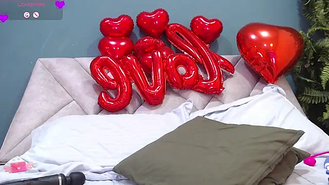 SharisWillian online show from 02-15-25, 04:23