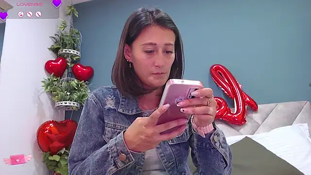 SharisWillian online show from 02-19-25, 03:28