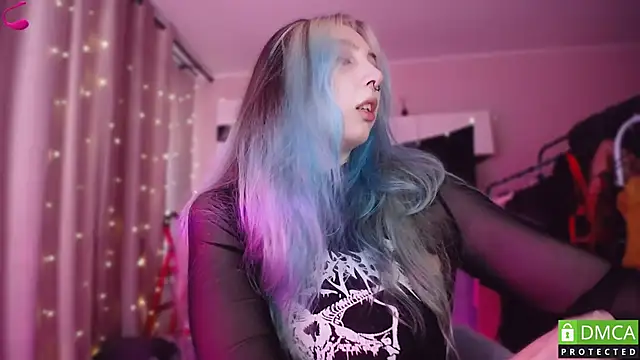 JustMeowGirl online show from 04-13-26, 05:57