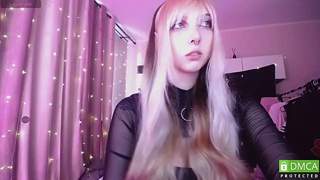 JustMeowGirl online show from 06-20-26, 04:37