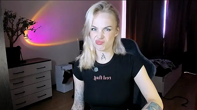 Polusladkoye online show from 08-08-26, 03:03