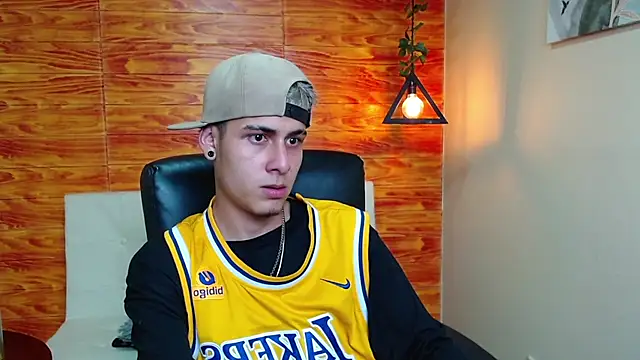 Bastiaan 28 online show from 12-28-24, 09:52