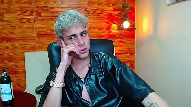 Bastiaan 28 online show from 01-05-25, 02:19