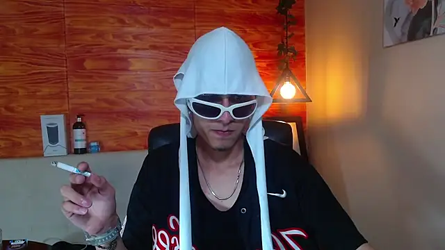 Bastiaan 28 online show from 02-12-25, 03:18