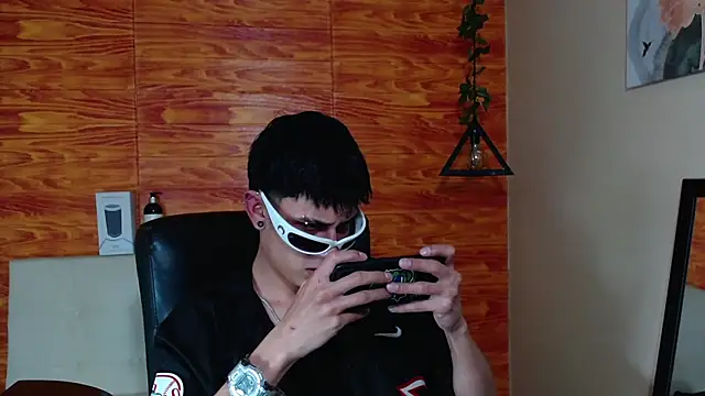 Bastiaan 28 online show from 02-12-25, 06:19