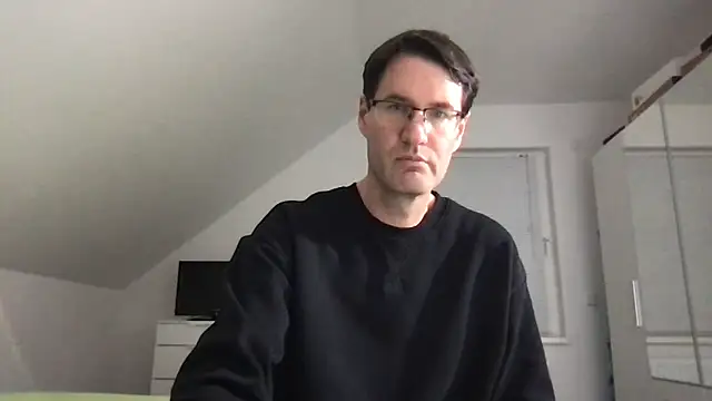 Snapshot of zxzx_cam1 chatting on 12-02-24, 04:53 zxzx cam1 online show from 12-02-24, 04:53