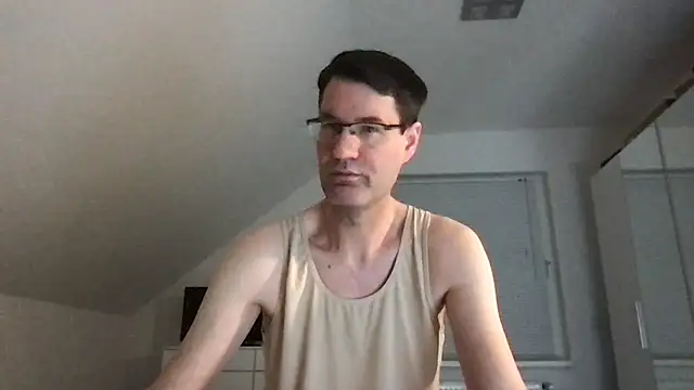 Snapshot of zxzx_cam1 chatting on 01-08-25, 01:00 zxzx cam1 online show from 01-08-25, 01:00