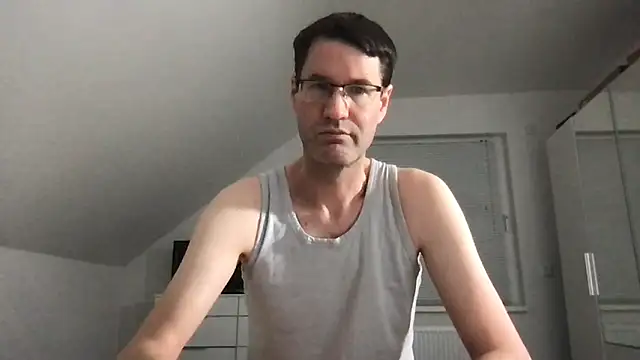 Snapshot of zxzx_cam1 chatting on 01-18-25, 11:44 zxzx cam1 online show from 01-18-25, 11:44