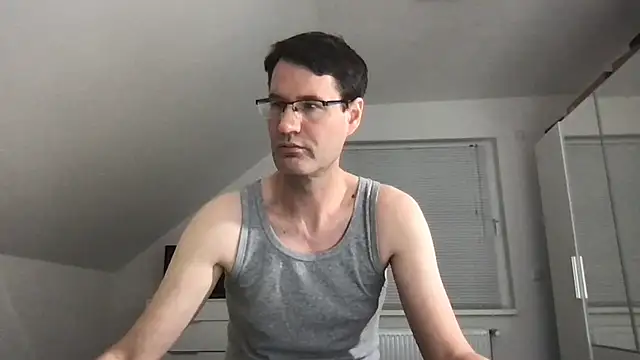 Snapshot of zxzx_cam1 chatting on 01-24-25, 10:30 zxzx cam1 online show from 01-24-25, 10:30