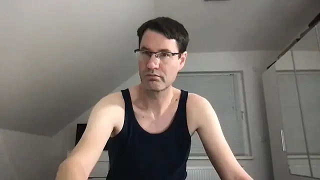 Snapshot of zxzx_cam1 chatting on 02-01-25, 10:44 zxzx cam1 online show from 02-01-25, 10:44