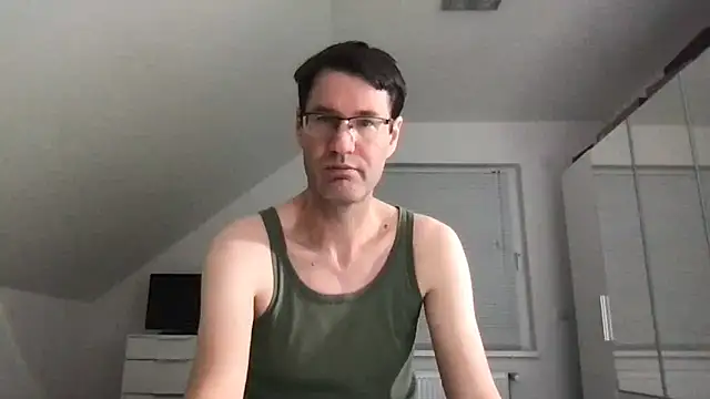 Snapshot of zxzx_cam1 chatting on 02-07-25, 11:13 zxzx cam1 online show from 02-07-25, 11:13