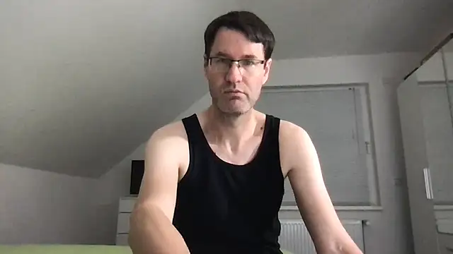 Snapshot of zxzx_cam1 chatting on 02-09-25, 04:50 zxzx cam1 online show from 02-09-25, 04:50