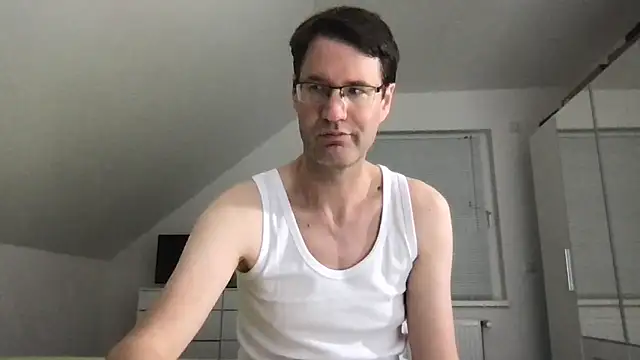 Snapshot of zxzx_cam1 chatting on 02-12-25, 10:59 zxzx cam1 online show from 02-12-25, 10:59