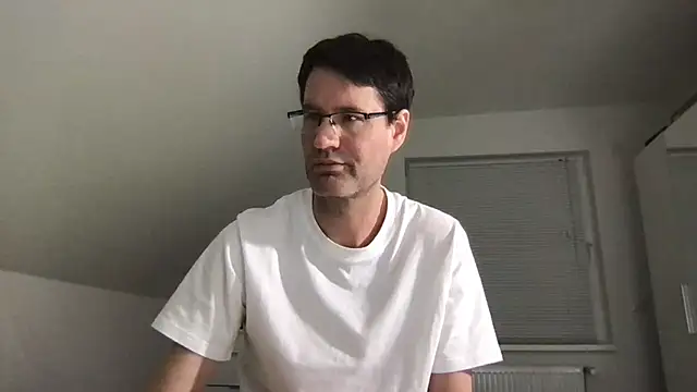 Snapshot of zxzx_cam1 chatting on 02-16-25, 10:54 zxzx cam1 online show from 02-16-25, 10:54