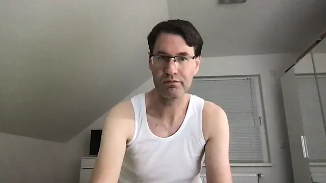 Snapshot of zxzx_cam1 chatting on 03-09-25, 04:22 zxzx cam1 online show from 03-09-25, 04:22