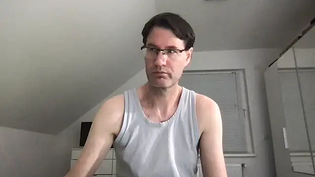 Snapshot of zxzx_cam1 chatting on 03-21-25, 04:40 zxzx cam1 online show from 03-21-25, 04:40