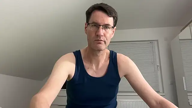 Snapshot of zxzx_cam1 chatting on 03-03-26, 06:36 zxzx cam1 online show from 03-03-26, 06:36