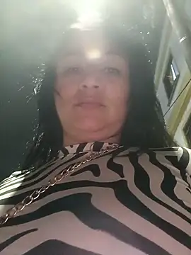 Snapshot of alondraabrown chatting on 06-15-26, 02:03 alondraabrown online show from 06-15-26, 02:03