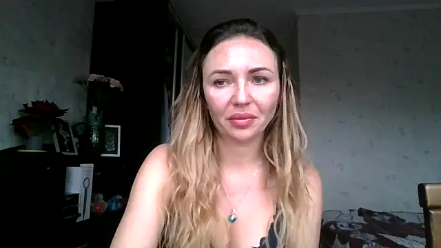 AngelinaLove28 online show from 12-16-25, 07:46