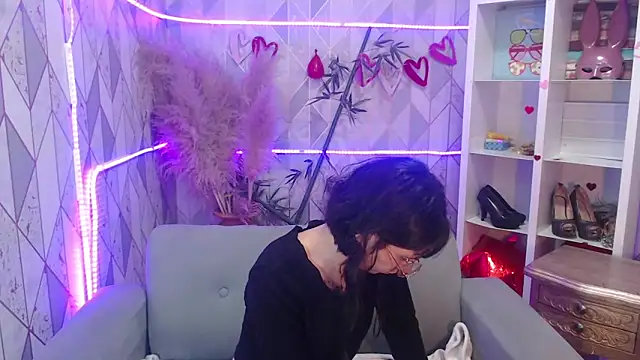 charlottemoonxz online show from 09-15-25, 07:47