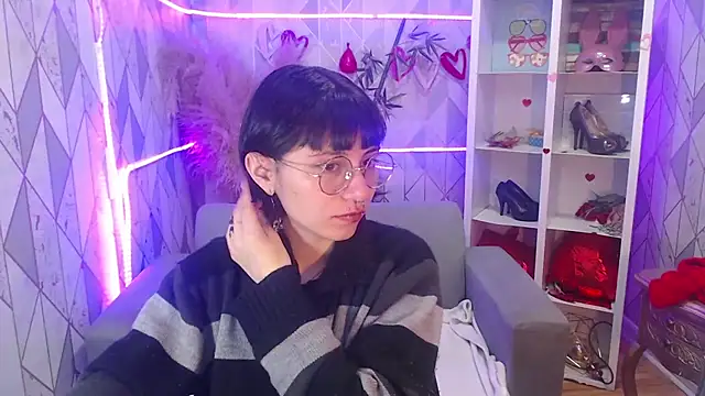 charlottemoonxz online show from 10-17-25, 08:00