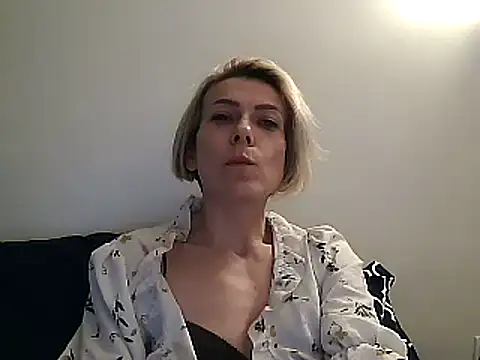 Snapshot of anechka1 chatting on 02-17-25, 12:32 anechka1 online show from 02-17-25, 12:32