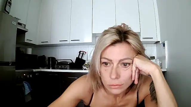 Snapshot of anechka1 chatting on 10-04-25, 04:49 anechka1 online show from 10-04-25, 04:49