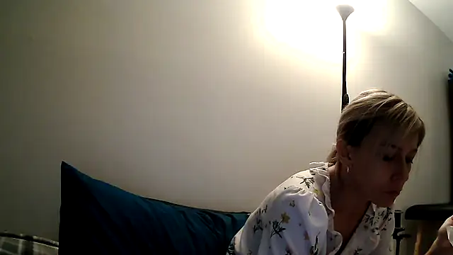 Snapshot of anechka1 chatting on 10-26-25, 01:00 anechka1 online show from 10-26-25, 01:00