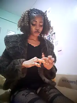 GoddessVee online show from 10-31-25, 01:39