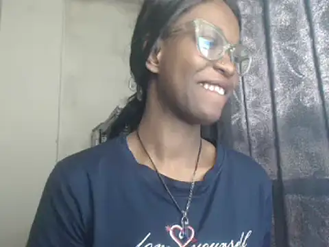 CarolinneMoor online show from 01-03-25, 11:57