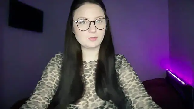 Snapshot of LocaAlis chatting on 11-21-25, 01:10 LocaAlis online show from 11-21-25, 01:10